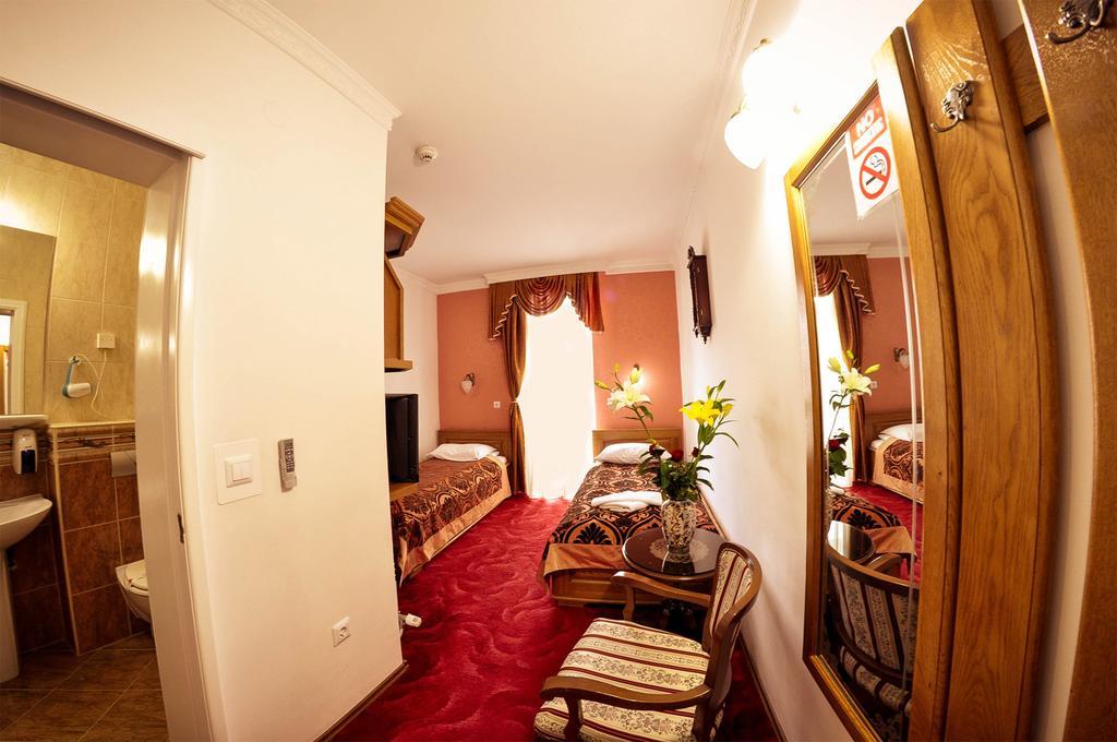 Latinski Most Hotel 3*