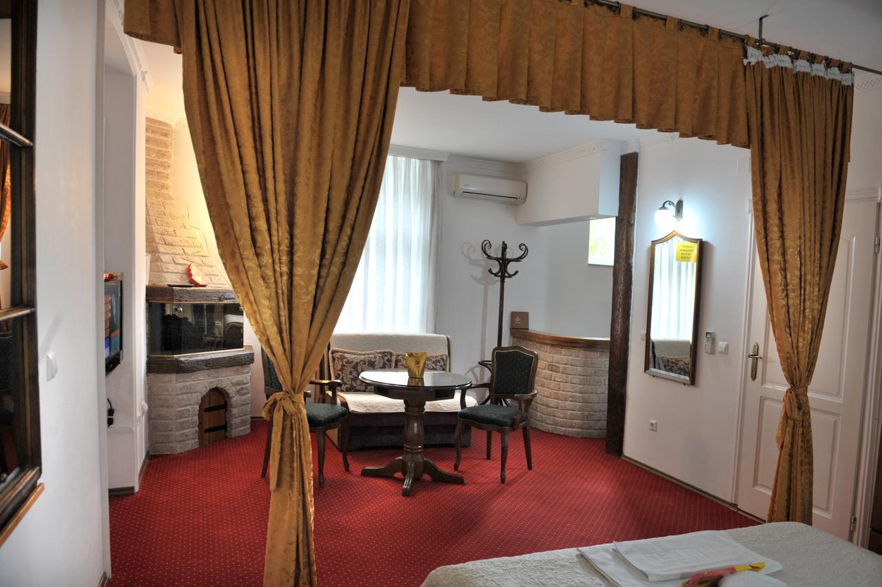 Latinski Most Hotel 3*